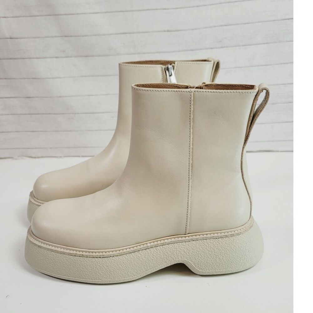 COS Chunky Leather Boots in Creamy White, sz 9